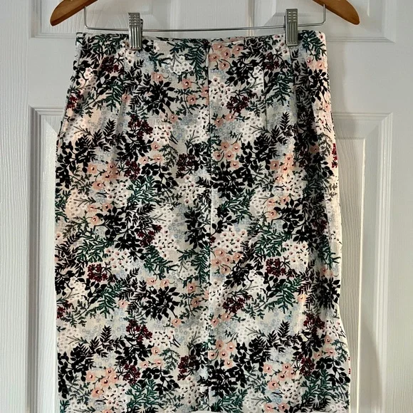 LOFT Floral Pencil Skirt - Picture 2 of 4